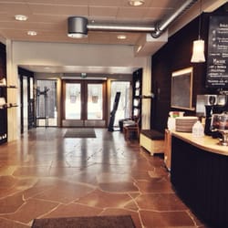 NaturensHus  - The view from the first step through the front door.