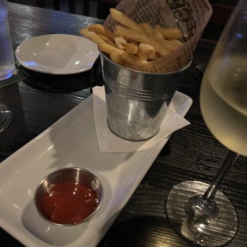 Pint + Jigger - Bucket of fried and Chardonnay - Beer Bar Near Me - Honolulu, Hawaii