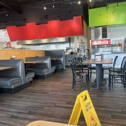 MOOYAH Burgers, Fries & Shakes - Order line