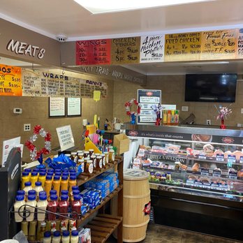 Robinsons's Deli - the inside of the store - Delis Near Me - Villas, New Jersey