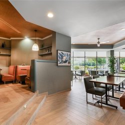 DoubleTree Suites by Hilton Hotel Raleigh - Durham - Restaurant