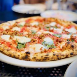 Vesta - Margherita Pizza +italian sausage