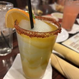 Frozen mango margarita