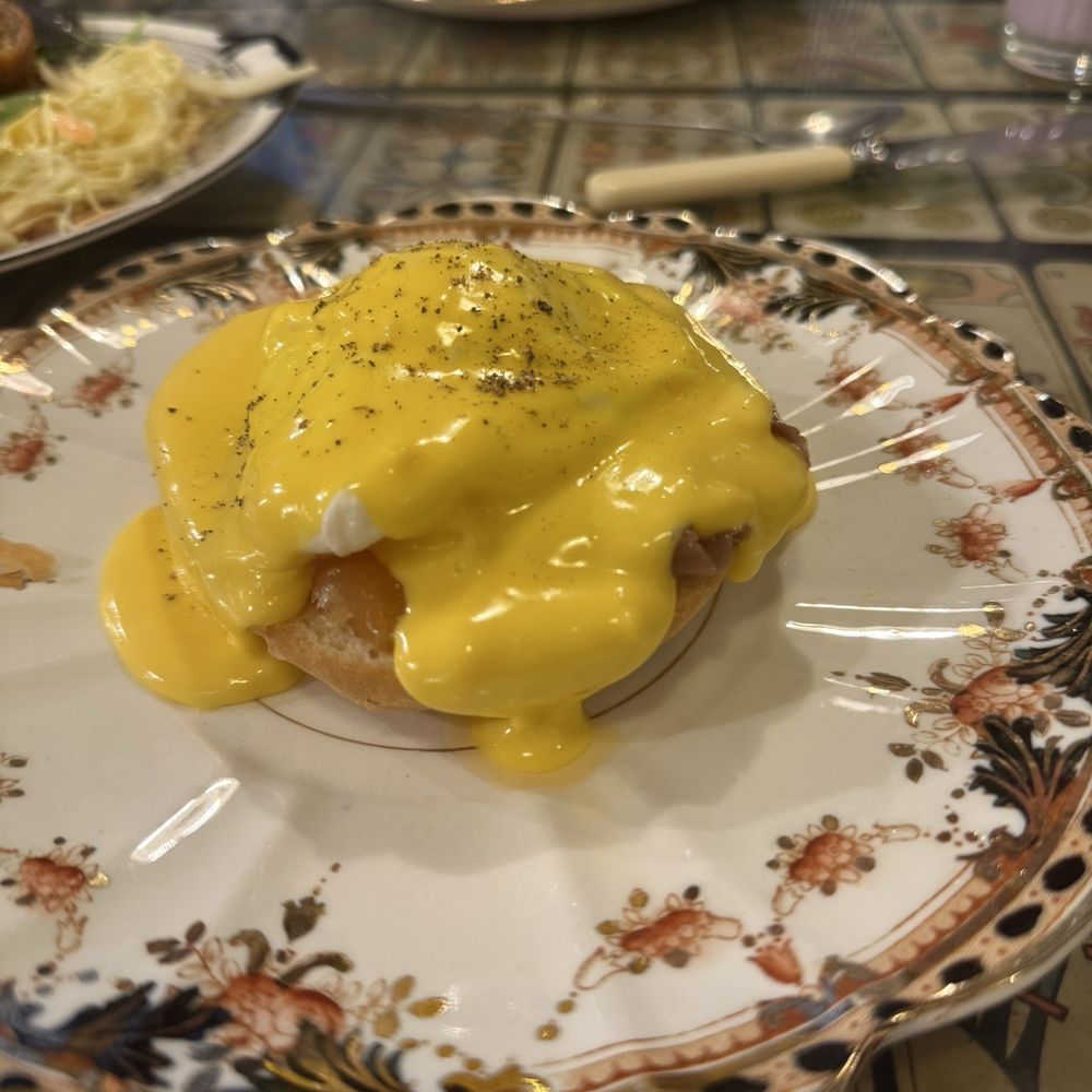 Coromandel - Eggs Benedict with salmon. - Italian Near Me - Rome, RM Coromandel - Eggs Benedict with salmon. - Italian Near Me - Rome, RM