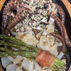Cocteleria El Levanta Muertos - Octopus dish