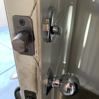 Living Spaces - Crack in my door - Home Decor Near Me - Colton, California
