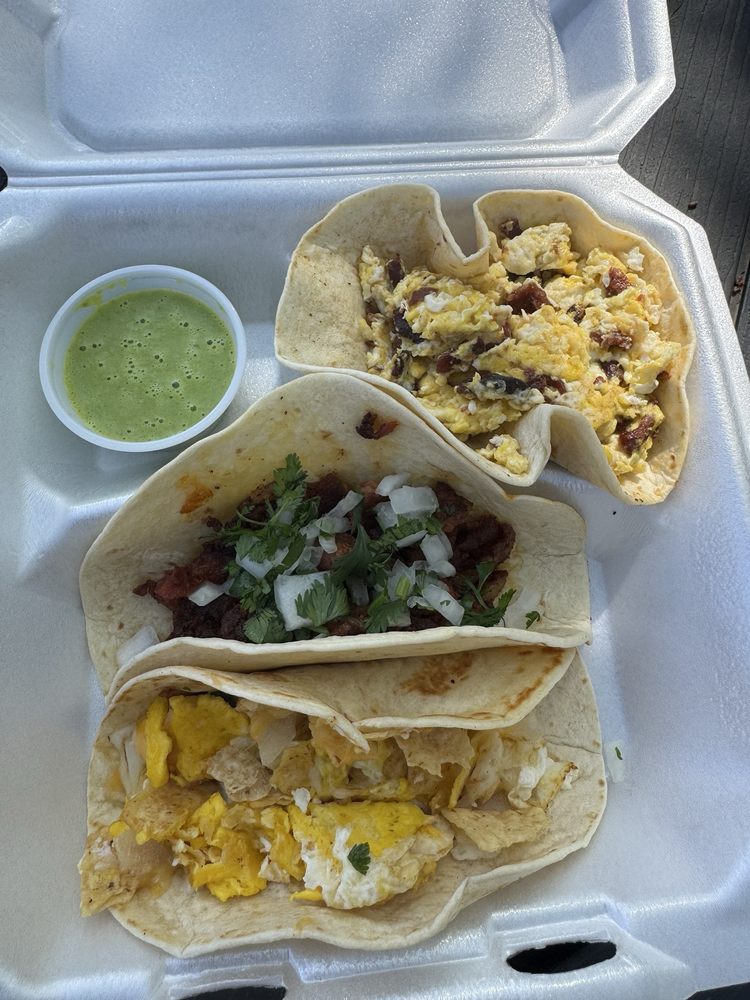 Ernie's Tex Mex Logo