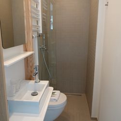 Happy Guesthouse - The bath, small but efficient