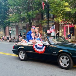 City of Quincy - Quincy's own UNCLE SAM and his wife Jean Grand Marshal