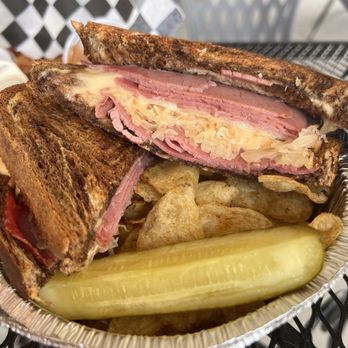 Common John Brewing Company - Reuben sandwich - Breweries Near Me - Manchester, Tennessee Common John Brewing Company - Reuben sandwich - Breweries Near Me - Manchester, Tennessee