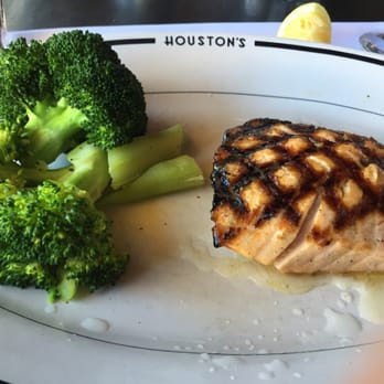 Houston's Restaurant - Plain steamed broccoli and simply grilled salmon...awesome. - American Near Me - Pompano Beach, Florida Houston's Restaurant - Plain steamed broccoli and simply grilled salmon...awesome. - American Near Me - Pompano Beach, Florida