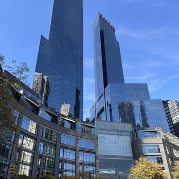 Mandarin Oriental - Facing Shops at Columbus Circle (MO entrance would be to the right out of the shot) - Hotels Near Me - New York, New York