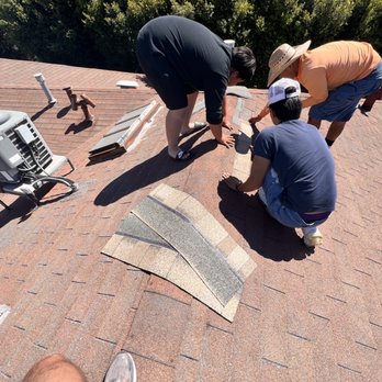 Complete Roofing - Crew installing new shingles - Roofing Near Me - Los Angeles, California Complete Roofing - Crew installing new shingles - Roofing Near Me - Los Angeles, California