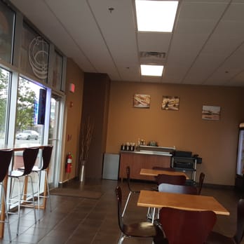 Mama Ana - Inside the cafe - Breakfast & Brunch Near Me - Somerville, Massachusetts