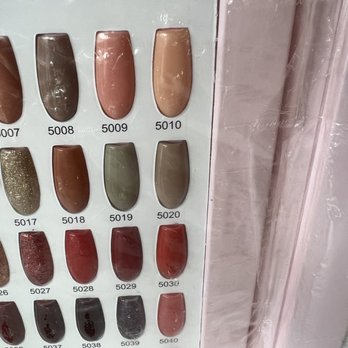 D&B Nails - Nail Salons Near Me - Ferndale, Michigan