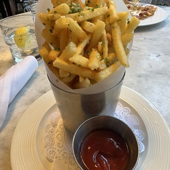 Le District - Market District - Truffle fries - French Near Me - New York, New York Le District - Market District - Truffle fries - French Near Me - New York, New York