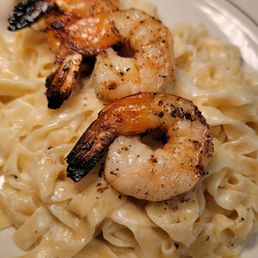 Fettuccine Alfredo w/ grilled shrimp Fettuccine Alfredo w/ grilled shrimp