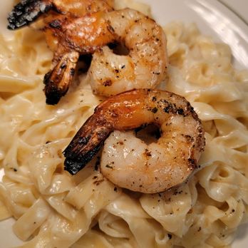 Mandola's Italian Kitchen - Fettuccine Alfredo w/ grilled shrimp - Italian Near Me - Maitland, Florida Mandola's Italian Kitchen - Fettuccine Alfredo w/ grilled shrimp - Italian Near Me - Maitland, Florida