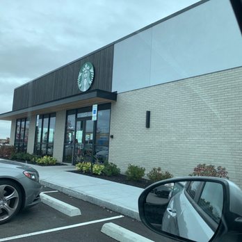 Starbucks - outdoor view - Coffee & Tea Near Me - Methuen, Massachusetts Starbucks - outdoor view - Coffee & Tea Near Me - Methuen, Massachusetts