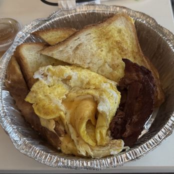 Hello Deli - French toast breakfast - Delis Near Me - New York, New York