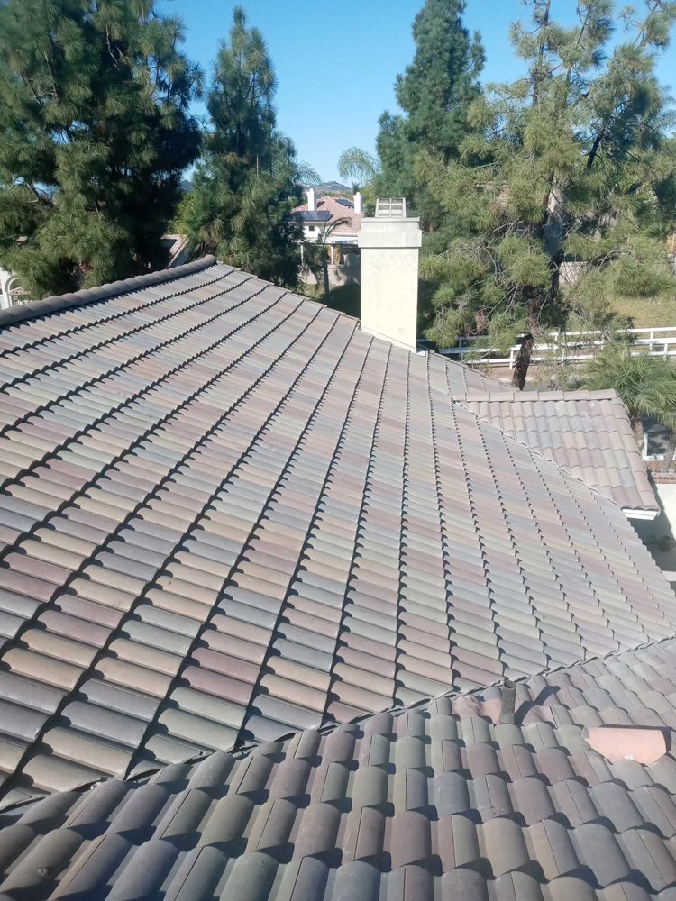 Slide of Baynes Roofing