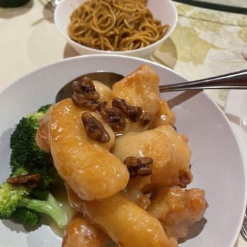Aristo Bistro - Honey walnut chicken - Chinese Near Me - Westlake, Ohio Aristo Bistro - Honey walnut chicken - Chinese Near Me - Westlake, Ohio