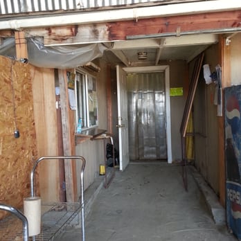 Vang's Chicken Farm - the inside of the building - Meat Shops Near Me - Fresno, California