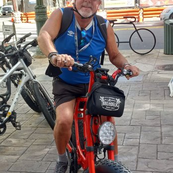 GoGo Rental - Me on the bike - Motorcycle Rental Near Me - Honolulu, Hawaii GoGo Rental - Me on the bike - Motorcycle Rental Near Me - Honolulu, Hawaii