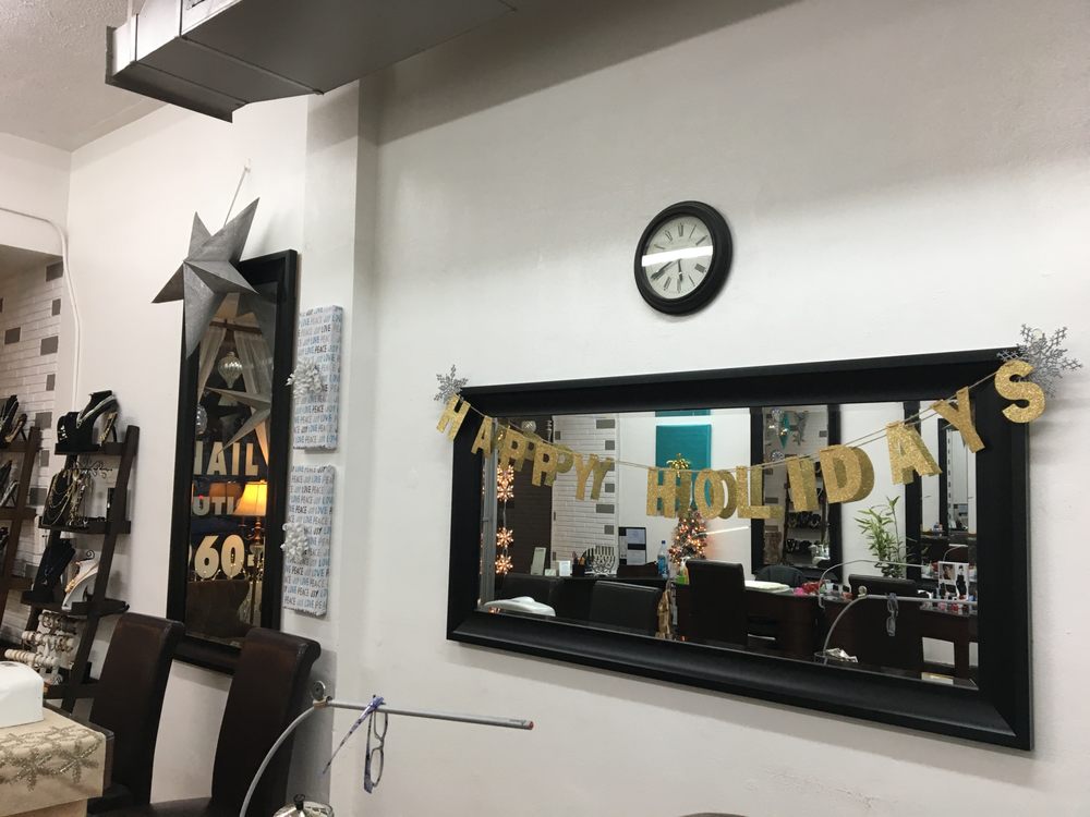 Suzy's Salon Boutique Image