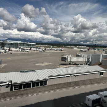 Globe@YVR - Diners Near Me - Richmond, British Columbia Globe@YVR - Diners Near Me - Richmond, British Columbia