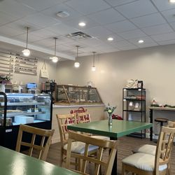 Bravo Bakeshop - Cheery atmosphere