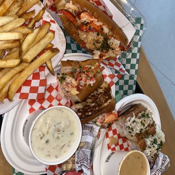 Pike Place Chowder - Pacific Place - Maine-Style Lobster Roll Combo, Meal Dungeness Crab Roll Combo, Connecticut-Style Dungeness Crab Roll, French Fries. - Seafood Near Me - Seattle, Washington Pike Place Chowder - Pacific Place - Maine-Style Lobster Roll Combo, Meal Dungeness Crab Roll Combo, Connecticut-Style Dungeness Crab Roll, French Fries. - Seafood Near Me - Seattle, Washington