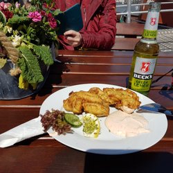 Klibfisch Backfisch - Portion Backfisch und ein Green Lemon Bier