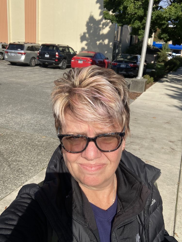 D’S SCISSORS Updated September 2024 233 S 2nd, Coos Bay, Oregon