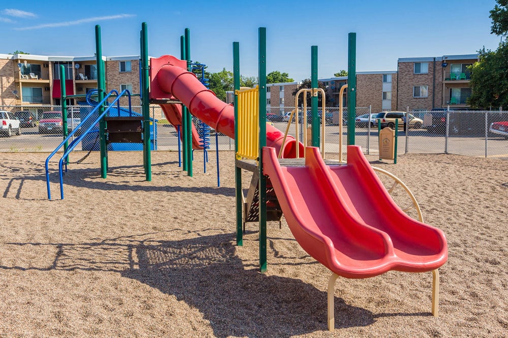 CITY LIMITS APARTMENTS Request Information 13 Photos 127 E 59th St, Minneapolis, Minnesota