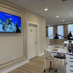 Diva Beauty Lounge - Interior