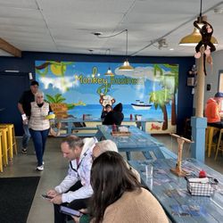 Monkey Business Food Express To Go - Dining area