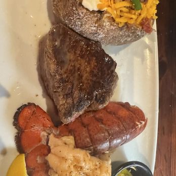 LongHorn Steakhouse - 6oz. Flo's Filet with 4oz. Lobster Tail - Steakhouses Near Me - Brunswick, Georgia LongHorn Steakhouse - 6oz. Flo's Filet with 4oz. Lobster Tail - Steakhouses Near Me - Brunswick, Georgia