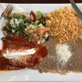 Taqueria Mis 5 Estrellas - Asada taco and carnitas tamal - Mexican Near Me - Anacortes, Washington