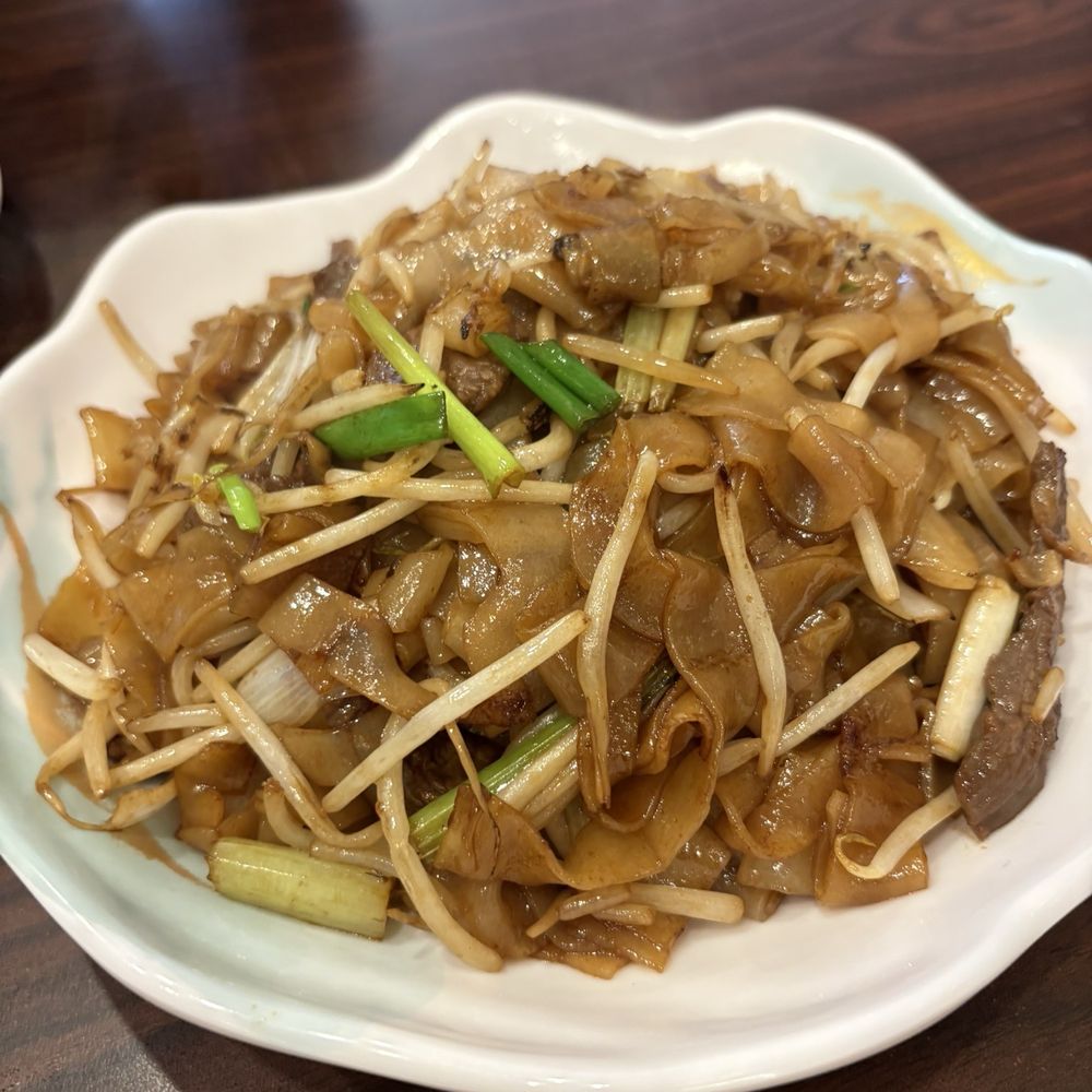 Rongwang Restaurant - Beef chow fun. See more on Instagram at @NY.Foodie - Noodles Near Me - Flushing, New York Rongwang Restaurant - Beef chow fun. See more on Instagram at @NY.Foodie - Noodles Near Me - Flushing, New York