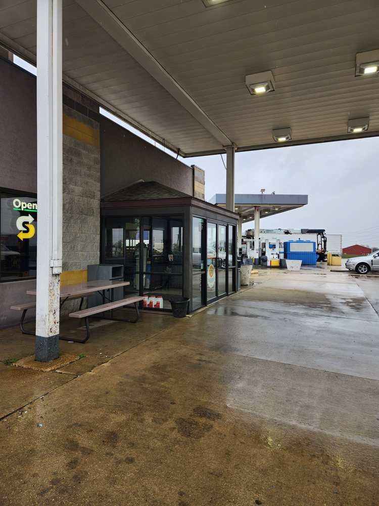 SHELL Updated October 2024 10 Reviews 4752 Baxter Rd, Rockford