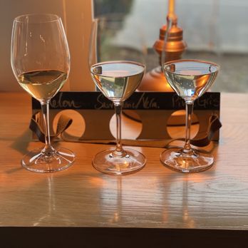 Footprint Wine Tap - Wine Bars Near Me - Seattle, Washington Footprint Wine Tap - Wine Bars Near Me - Seattle, Washington