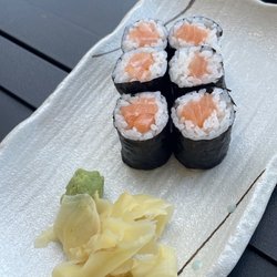 Vin 90 Sushi, Grill and Bar - Salmon maki