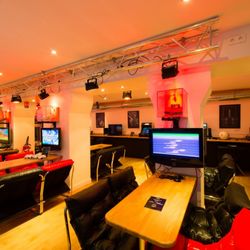 RESET bar & café