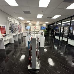 CPR Cell Phone Repair Vista - Inside