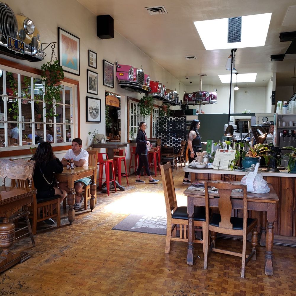 Omelette Express - Cool welcoming interior - Breakfast & Brunch Near Me - Santa Rosa, California