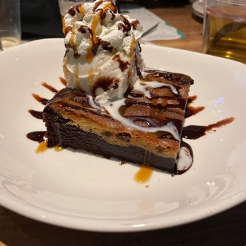 Yard House - Brookie - New American Near Me - Burlington, Massachusetts