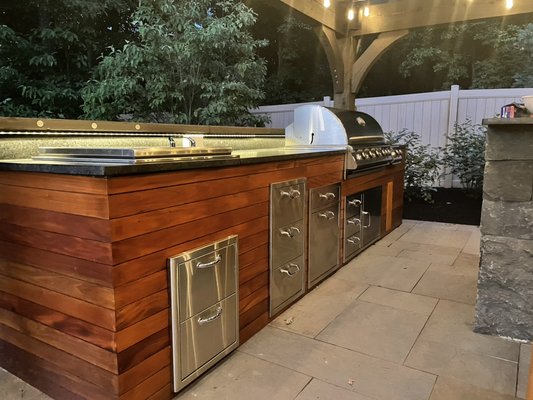 Outdoor Kitchen - Custom outdoor kitchens.