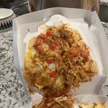 Taco Bell - Mexican pizza the top is stuck to the box the bottom IDK - Fast Food Near Me - Leesburg, Florida
