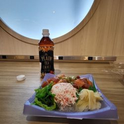 Eating area for your Bento boxes.